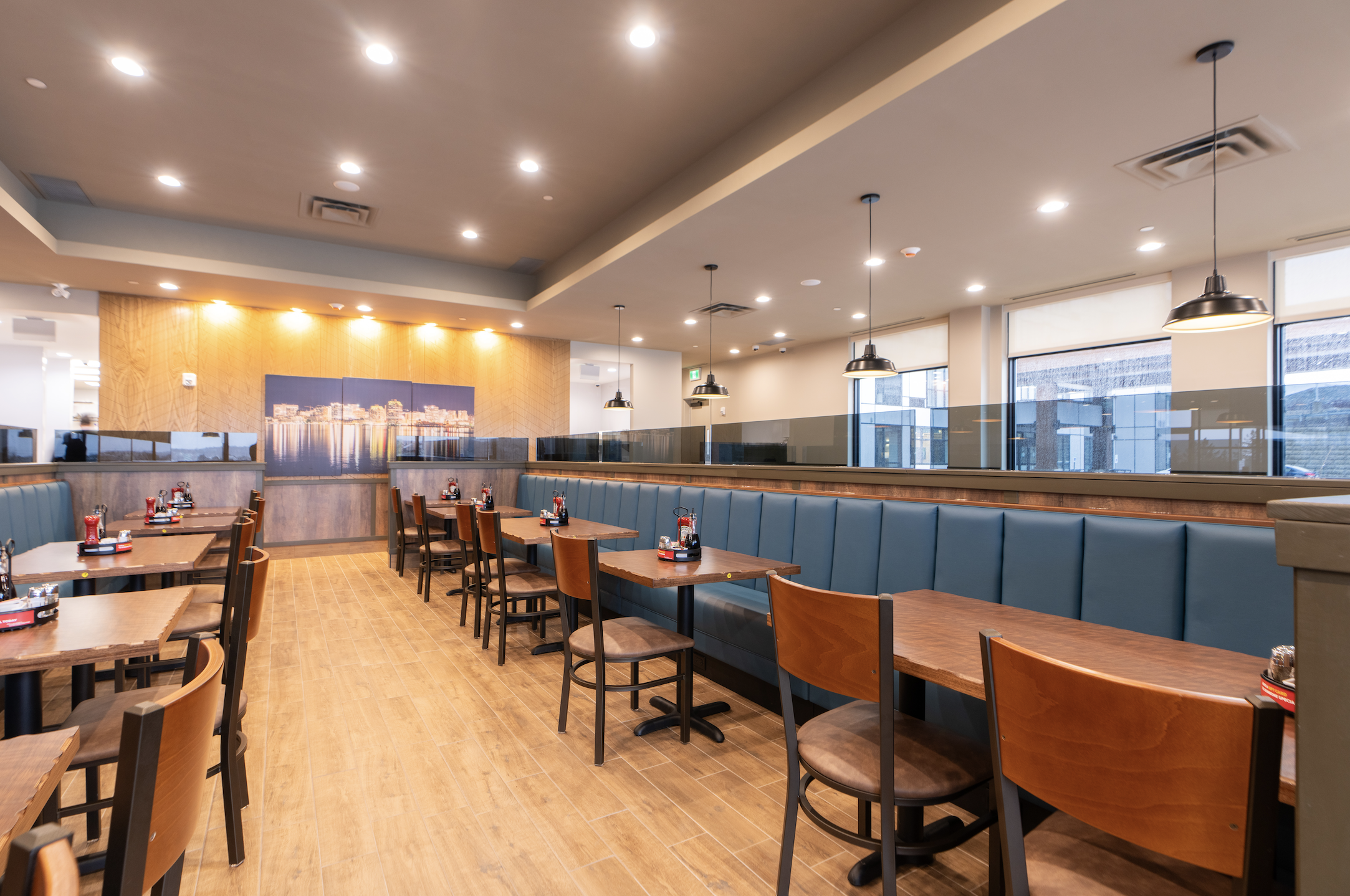 Interior of a Denny's restaurant